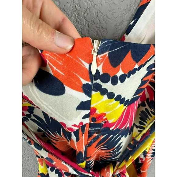 Trina Turk Silk Top Blouse Size 4 Colorful Sleeveless Geometric Multicolor - Picture 9 of 11